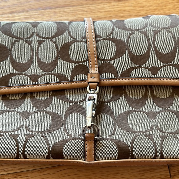 Coach purse - Picture 5 of 8